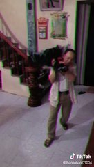 Chồng U70 yêu thương, chiều chuộng vợ như lúc mới yêu