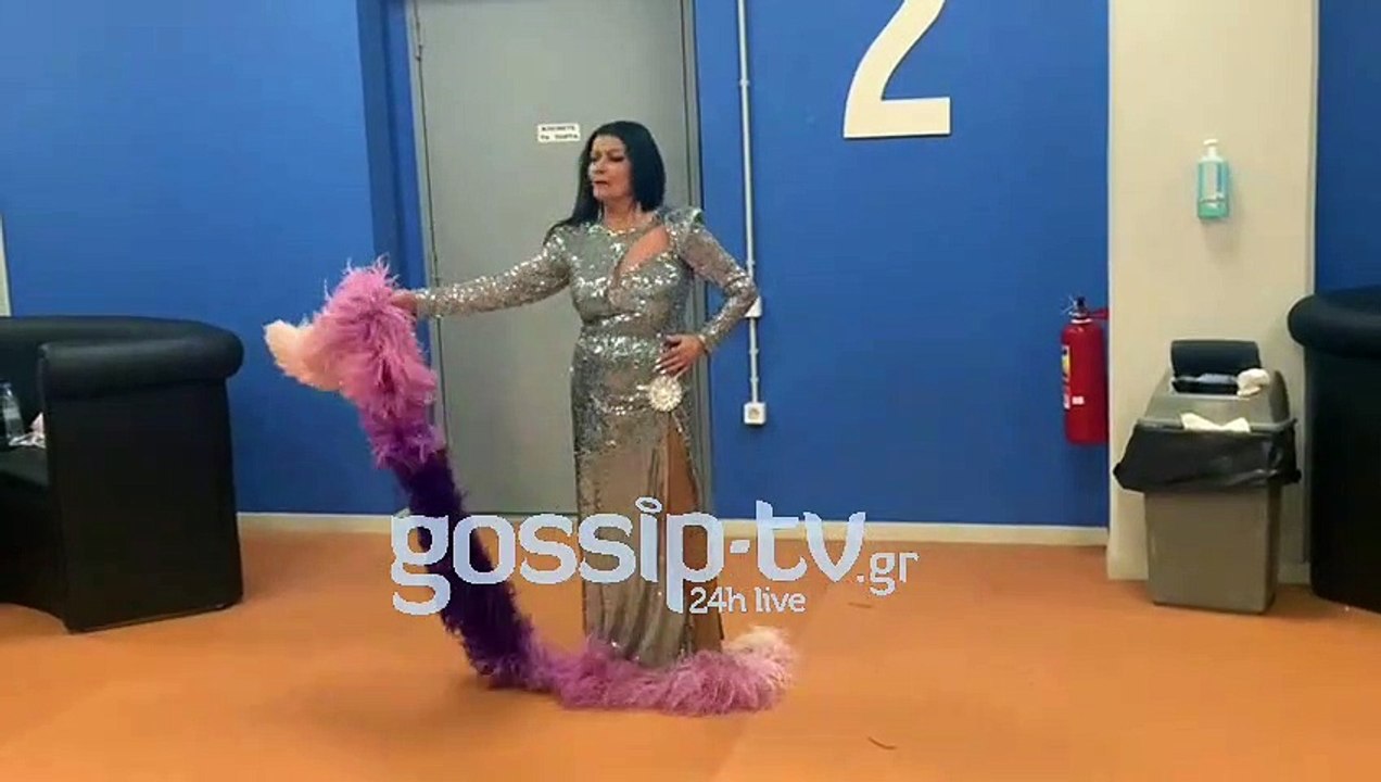 YFSF ALL STAR Τελικός: Η Ζωζώ Σαπουντζάκη τραγο...