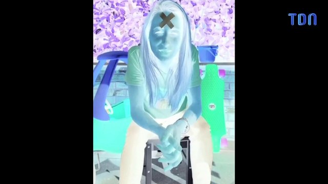 Cette vidéo en noir et blanc apparait en couleurs !