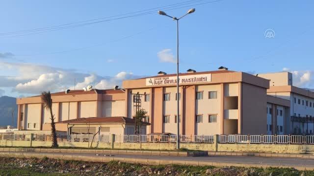 Silopili gençler, hastane korkusunu önlemek için Çocuk Polikliniğinin duvarlarına çizgi film kahramanlarını çizdi