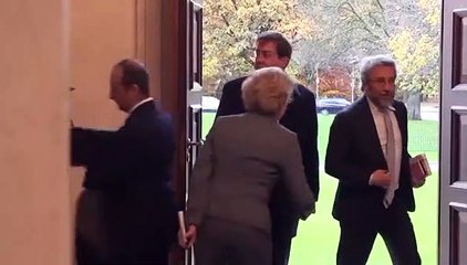 John Dündar el pençe divan!