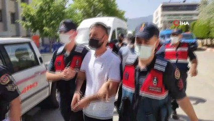 150 bin liralık altını eliyle dolandırıcılara verdi, gerçek jandarma yarım saat sonra geri getirdi