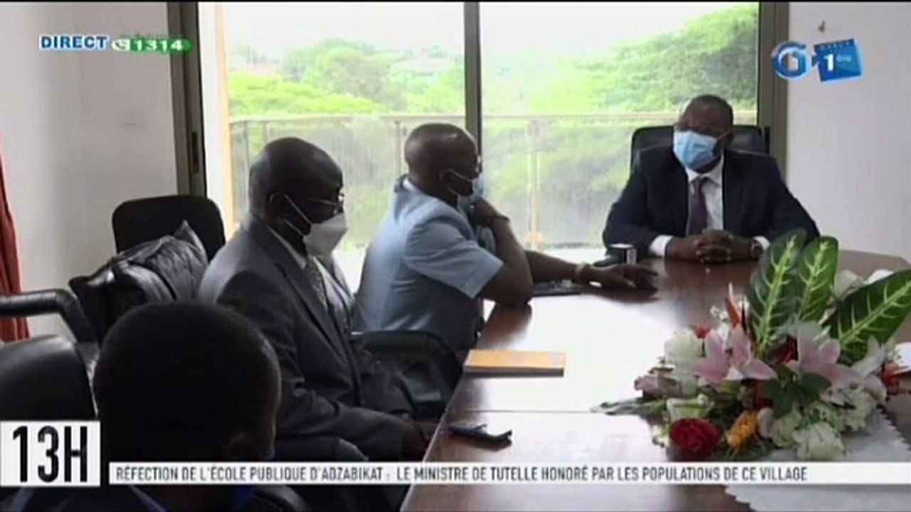 RTG - Réfection de l’école publique d’Adzabikat : le ministre de tutelle honoré par les populations de ce village