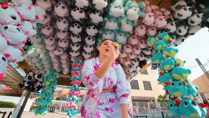2 Seater Car Kanika Kapoor New Song