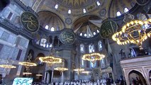 İSTANBUL - Cumhurbaşkanı Erdoğan, Ayasofya-i Kebir Camii'nde hafızların icazet törenine katıldı (3)