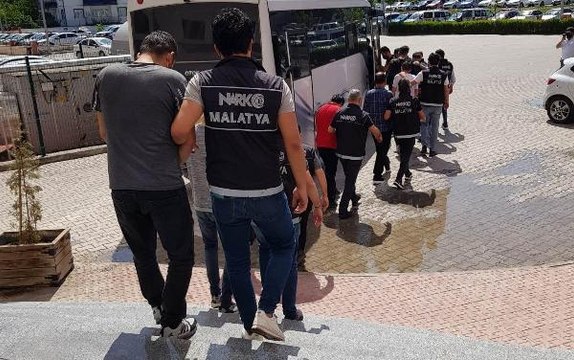 MALATYA'DA UYUŞTURUCUYA 17 TUTUKLAMA