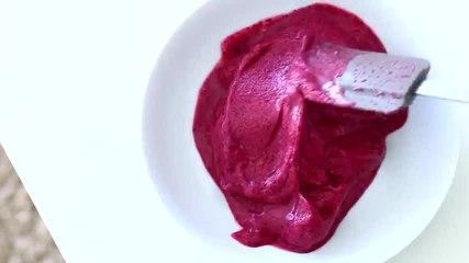 Smoothie Bowl by Alice Esmeralda