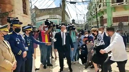 Reiteran a seguir vacunándose contra COVID y tomar conciencia de la situación que vive el país