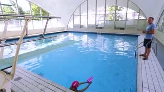 2 exercices de natation pour affiner ses cuisses