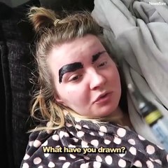 La blague qu'il fait à sa copine endormie est bien cruelle