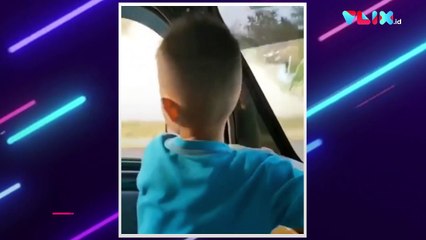 Detik-detik Truk Pengangkut BBM Terperosok ke Parit