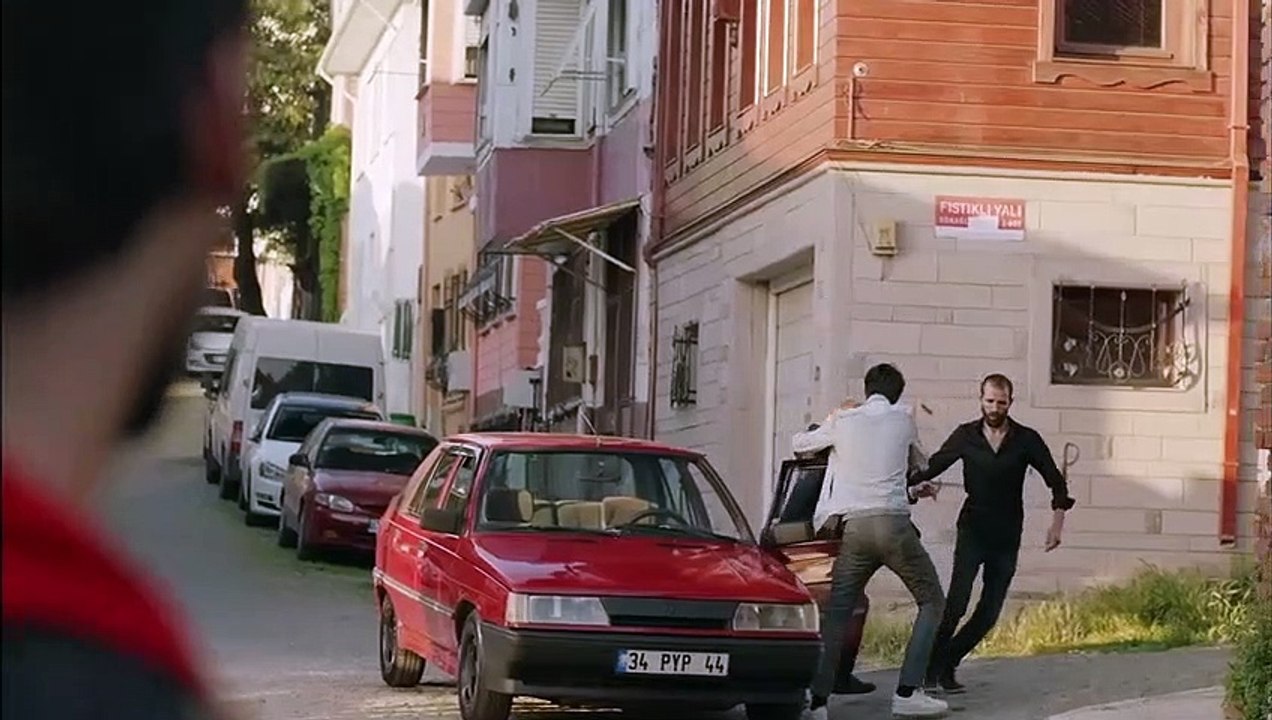 مسلسل ابناء الاخوة الحلقة 16 القسم 1 مترجم للعر...