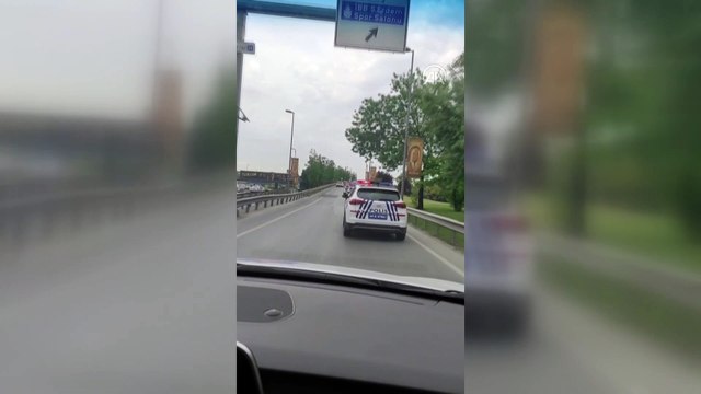 İSTANBUL - Bakırköy'de asayiş denetimlerinde çeşitli suçlardan aranan 60 şüpheli yakalandı