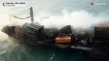 Fight to douse Sri Lanka ship fire continues