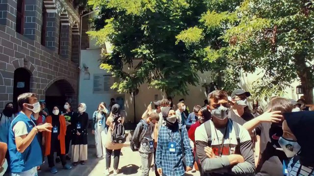 ANKARA - 'Yarın Çok Genç Olacak' projesi kapsamında öğrenciler Şanlıurfa, Diyarbakır ve Gaziantep'i gezdi