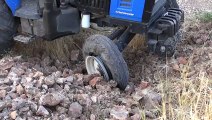 MARDİN - Seyir halindeki traktörden düşen sürücü öldü