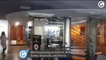 Movimentação no interior do hotel Nobile Suites Diamond, em Vitória