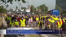 Un millar de trabajadores exigen a Nissan una solución ante el cierre de la planta en Barcelona