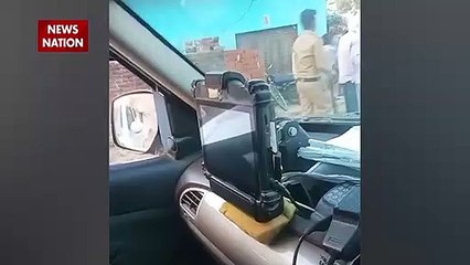 Viral Video: छतरपुर में पुलिस पर ग्रामीणों की भीड़ ने किया जानलेवा हमला, देखें रिपोर्ट
