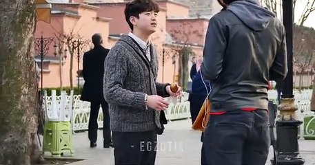 Türkiye'deki turistlere Kur'an dinletip o soruyu sordular....