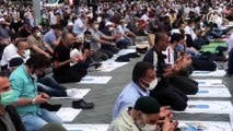 Taksim Camisi kılınan ilk cuma namazı ile ibadete açıldı