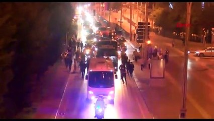 Şampiyonluk kutlayan futbolcu otobüsten düştü