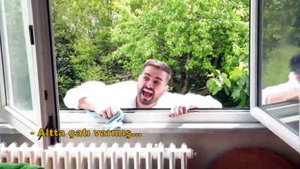 Sunucu Kadir Ezildi cam silerken yere düştü!