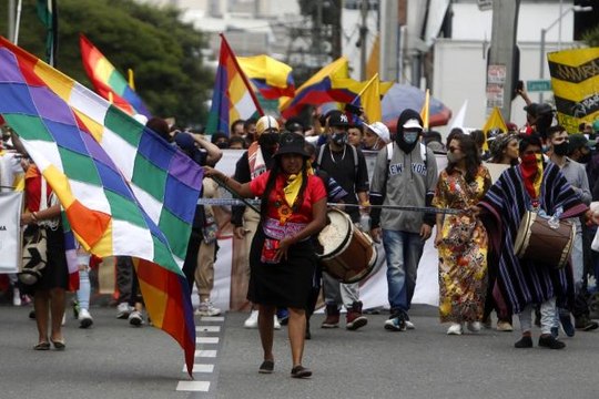 Kolombiya'da hükümet karşıtı protestoların 1. ayında sokaklar karıştı: 4 ölüCali'de sokağa çıkma yasağı ilan edildi