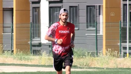 BİNGÖL - Milli atlet Yavuz Ağralı, 2020 Tokyo Olimpiyat Oyunları'na seçilmenin gururunu yaşıyor
