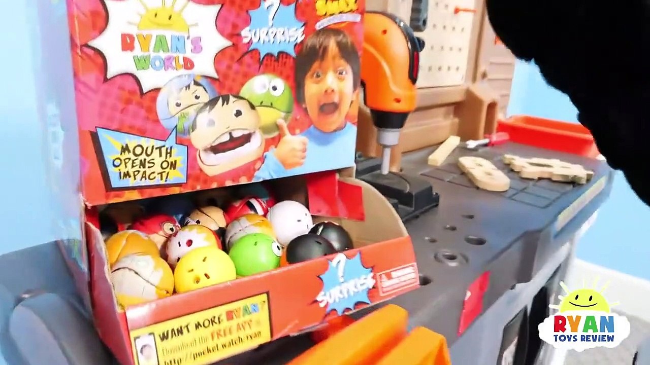Ryan Escaping Pac-Man Giant Gobsmax Balls Edition!!! - video Dailymotion