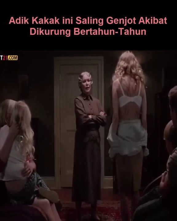 Adik kakak ini saling genjot akibat dikurung bertahun tahun