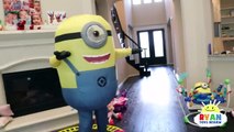Giant Minion In Real Life Visits Ryan Toysreview