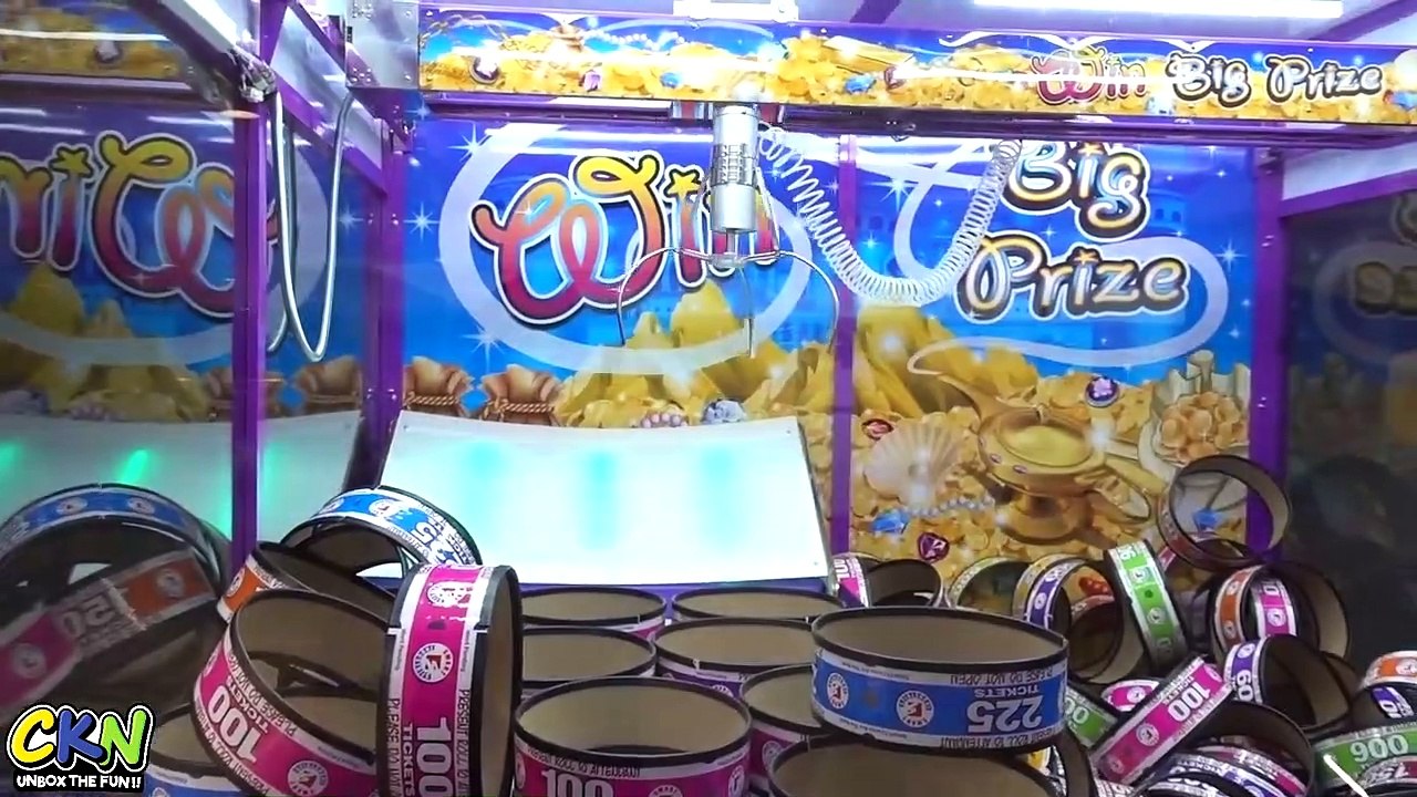 Giant Claw Machines Arcade Games Family Fun Amu...