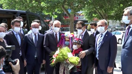 DENİZLİ - Enerji ve Tabii Kaynaklar Bakanı Dönmez, ziyaretlerde bulundu