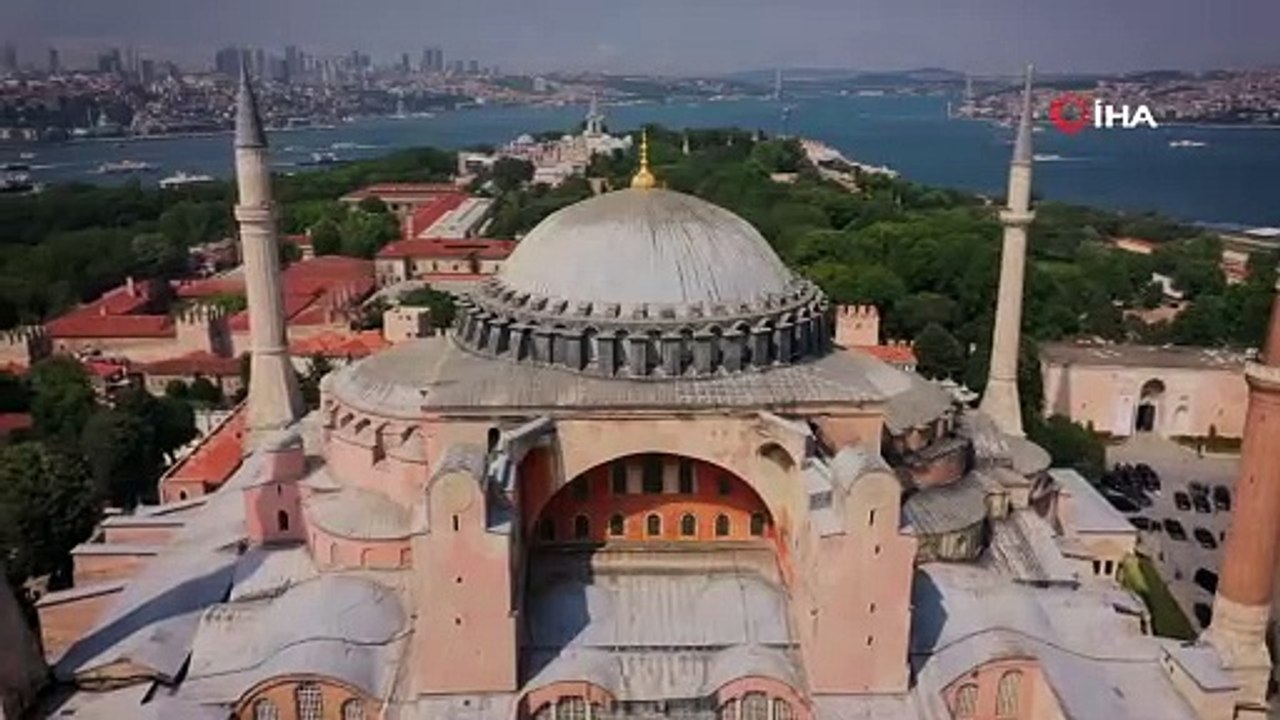 Cumhurbaşkanı Erdoğan hafızlık icazet töreninde Kur’an-ı Kerim okudu