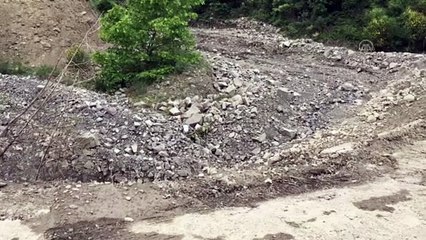 TEKİRDAĞ - Sağanak nedeniyle düşen kaya parçalarının kapattığı yol ulaşıma açıldı