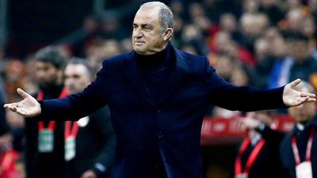 Fatih Terim, Galatasaray'ın zor durumda kalmaması için tatilini yarıda keserek Florya'ya geldi