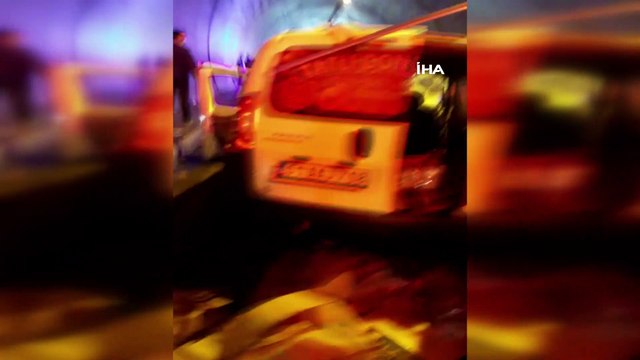 Cinayet gibi kaza...Tünel içinde otomobiller kafa kafaya çarpıştı: 2 ölü, 2 yaralı