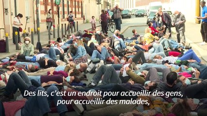 "Die-in" à Saint-Ouen contre le futur grand hôpital nord parisien