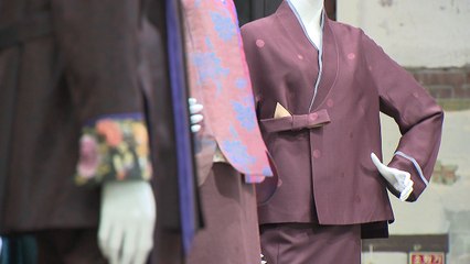 편하고 예쁘네...일터에서 입는 한복 근무복 보급 / YTN