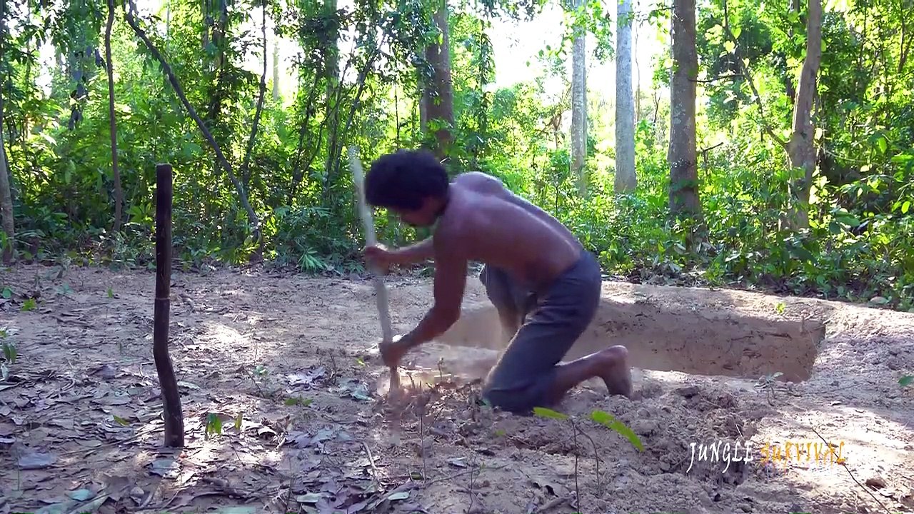 Build The Most Beautiful Underground Bamboo House By Ancient Skills