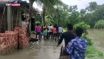 Hindistan'da kasırga felaketi: Yerleşim yerleri su altında kaldı