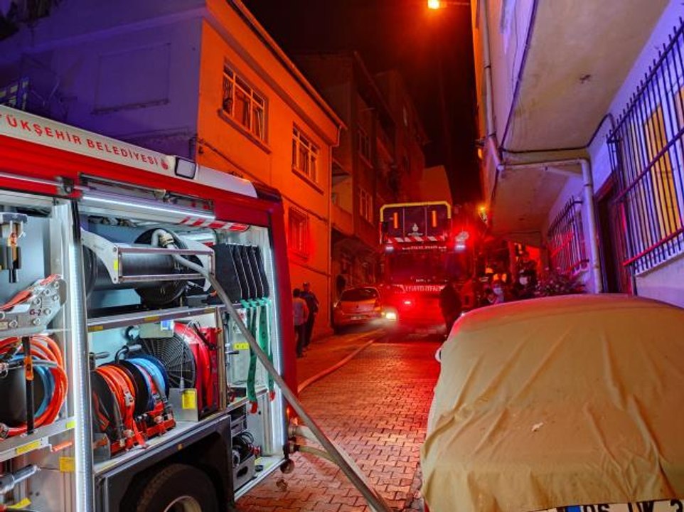 Son dakika haber... Şişli'de gecekonduda çıkan yangın söndürüldü