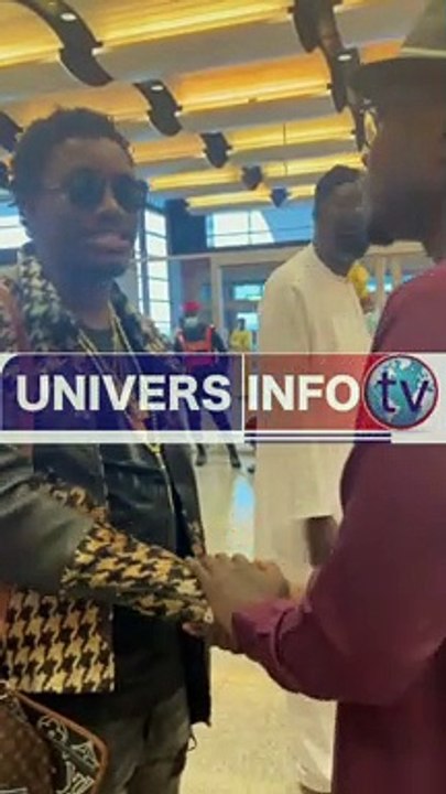 Regardez Sonko et Wally Seck en pleine discussion