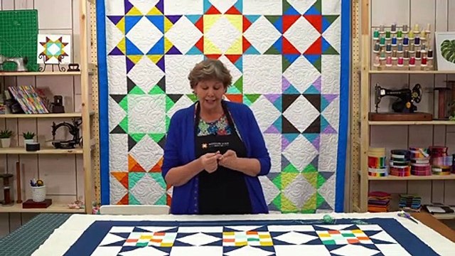 How To Hand Tie A Quilt With Jenny Doan From The Missouri Star Quilt Co.