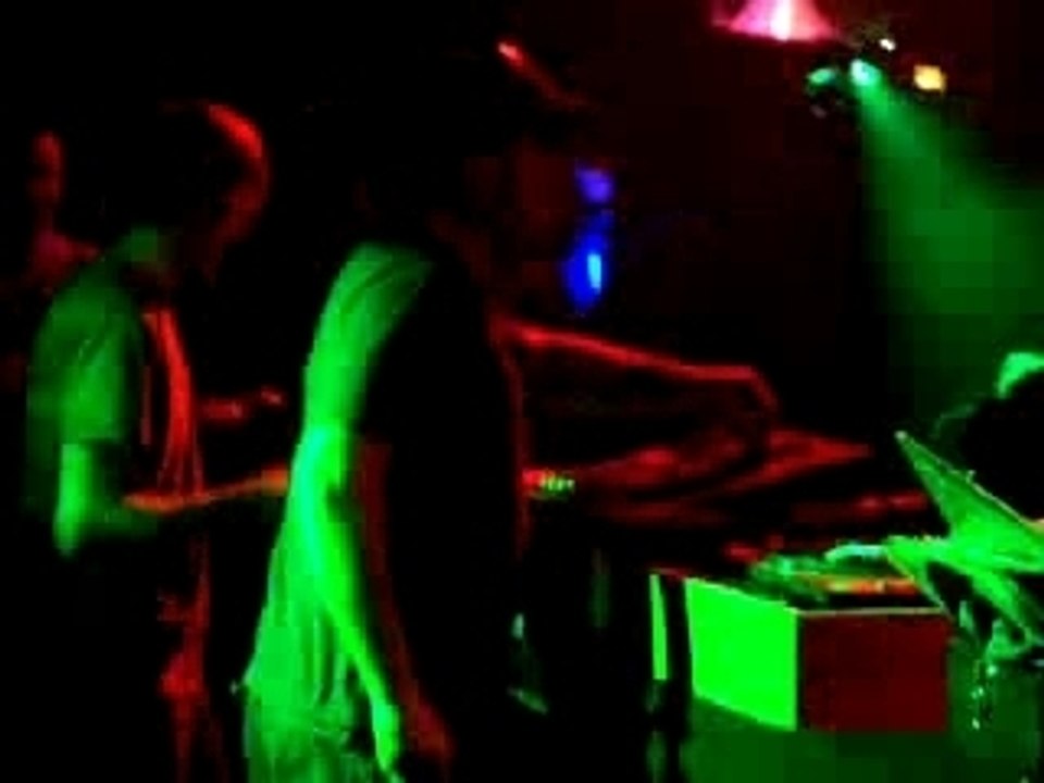 2/ Battle Djedi vs Kristofo (04-02-06) au trabendo