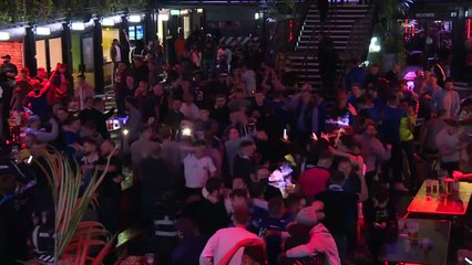 Foot: les supporters de Chelsea exultent après la victoire en Ligue des champions