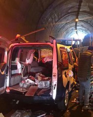 TÜNELDEKİ KAZADA ÖLÜ SAYISI 3'E ÇIKTI; TERS YÖNE YANLIŞLIKLA GİRMİŞ