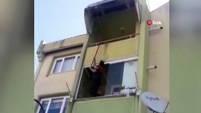 Ağa takılan güvercin itfaiye ekipleri tarafından kurtarıldı