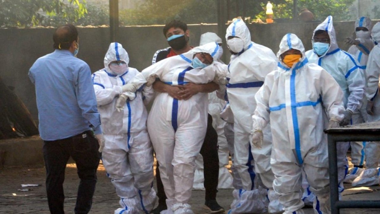 Third wave of corona coming soon in Delhi, IIT report warns